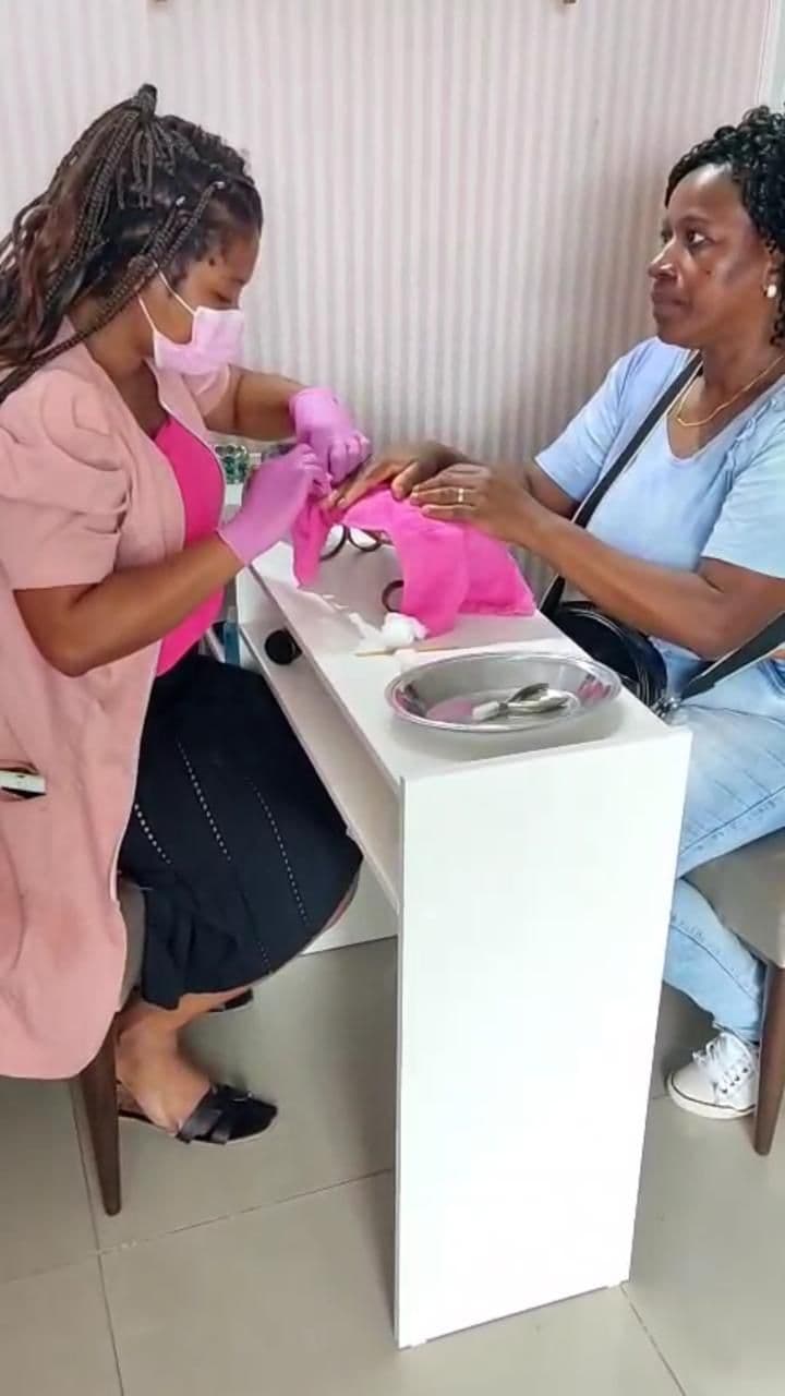 Manicure em dupla
